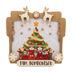 Ramă cu figurine și nume pentru ușa de la intrare - aurie, personalizabilă