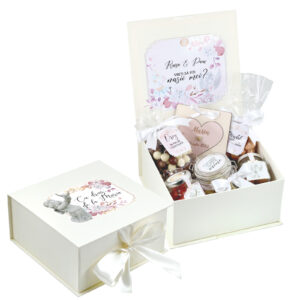 Cutie cadou ,,Vreți sa fiți nașii mei?” fetiță